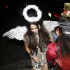 Vanessa Hudgen déguisée en ange pendant une fête d'Halloween organisée le 25 octobre, à Los Angeles