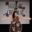 Aïda Touihri défile au Salon du chocolat, le 29 octobre 2013