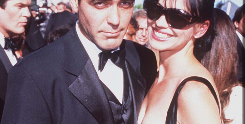 George Clooney et Karen Duffy en 1995, couple amoureux et heureux.