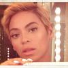 Beyoncé avec un fan au téléphone en Facetime lors d'un concert à Adelaïde le 5 novembre 2013