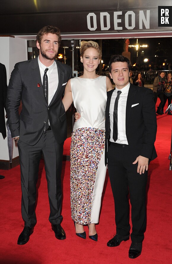 Jennifer Lawrence, Josh Hutcherson et Liam Hemsworth à l'avant-première d'Hunger Games l'embrasement le 11 novembre 2013 à Londres