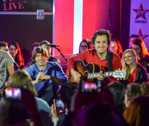 Phoenix en concert acoustique pour Paris in Live de Virgin Radio, le 11 novembre 2013