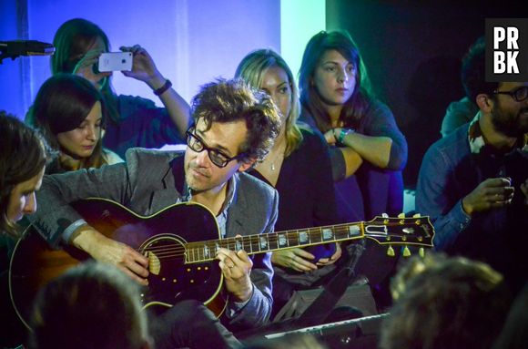 Phoenix en concert acoustique pour Paris in Live de Virgin Radio, le 11 novembre 2013