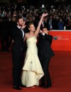 Josh Hutcherson, Liam Hemsworth et Jennifer Lawrence à l'avant-première d'Hunger Games l'embrasement à Rome le 14 novembre 2013