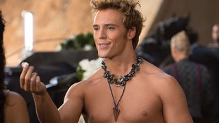 Hunger Games l'embrasement : Sam Claflin pas à l'aise avec son corps. Et pourtant...