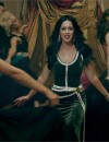 Katy Perry dans le clip de Unconditionally