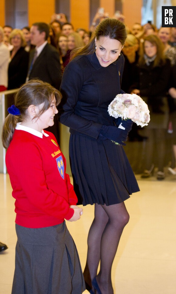 Kate Middleton à la rencontre des enfants à Londres le 20 novembre 2013