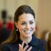 Kate Middleton en sortie officielle à Londres à la rencontre des enfants le 20 novembre 2013