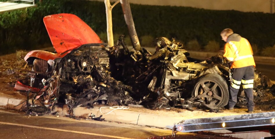 Les photos de l&#039;accident de voiture de l&#039;acteur Paul Walker, mort le 30 novembre 2013, attestent de la violence du crash