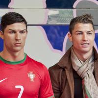 Cristiano Ronaldo : houpette à Madrid pour présenter sa statue de cire
