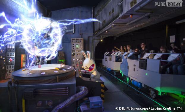 L'attraction La machine à Voyager dans le temps avec les Lapins Crétins ouvre ses portes le 21 décembre 2013 au Futuroscope