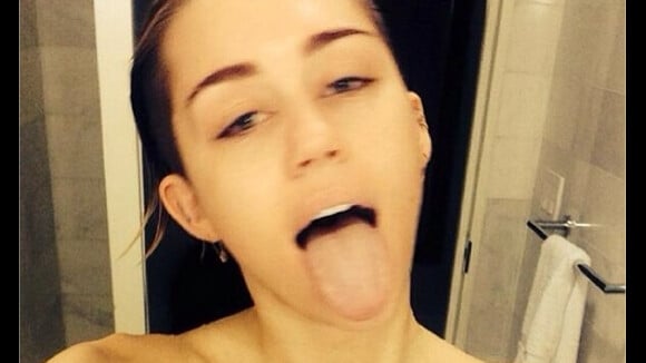 Miley Cyrus : selfie au naturel en sortant de la douche