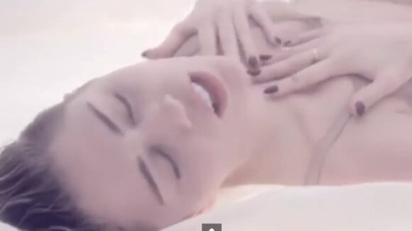 Miley Cyrus : Adore You, le clip entre les cuisses de la chanteuse
