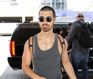 Joe Jonas n'assume pas d'avoir fumer de la marijuana
