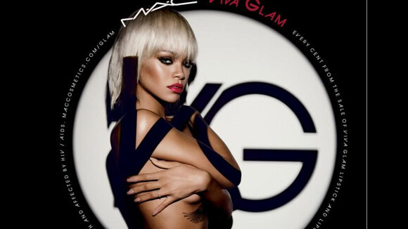 Rihanna : topless et glamour pour Viva Glam