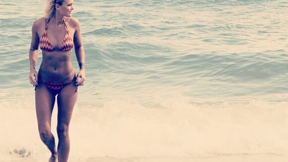 Caroline Receveur : la nouvelle présentatrice du Mag de NRJ 12 sexy en bikini sur Instagram