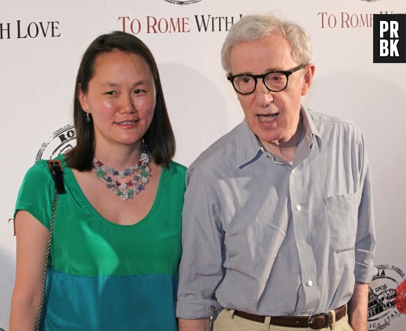Woody Allen et sa femme, fille adoptive de Mia Farrow, à l'avant-première de "To Rome With Love"