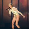 Miley Cyrus sexy sur la scène des MTV European Music Awards 2013