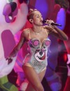 Miley Cyrus pendant son show provoc' aux MTV VMA 2013