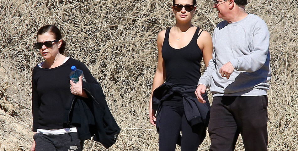 Lea Michele : sa mère Edith et son père Marc l&#039;accompagnent pour une randonnée à Los Angeles, le 3 février 2014