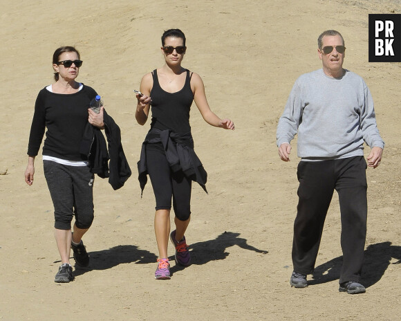 Lea Michele : randonnée familiale à Los Angeles, le 3 février 2014