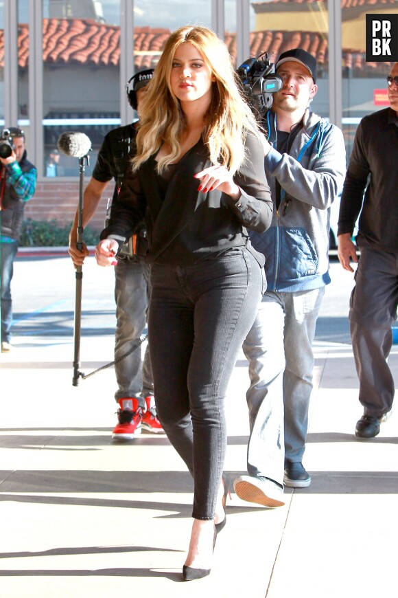 Khloé Kardashian de sortie pour un déjeuner en famille à Los Angeles, le 7 février 2014