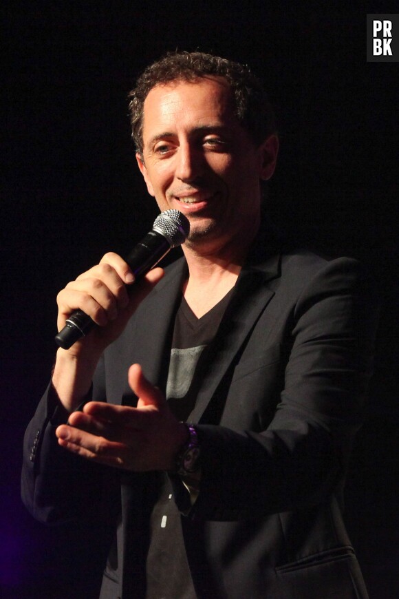 Gad Elmaleh sur la scéne du Théâtre Marigny, le 7 juin 2013 à Paris