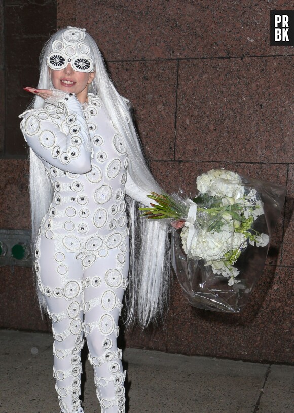 Lady Gaga en blanc à New York le jeudi 20 février 2014 à New York