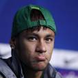 Neymar footballeur au grand coeur : câlin avec un fan sud-africain