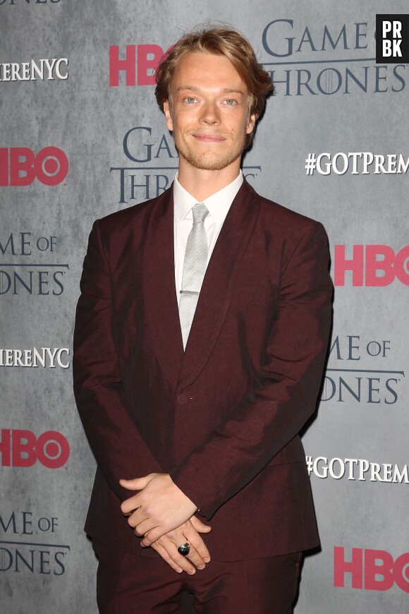 Alfie Allen à l'avant-première de la saison 4 de Game of Thrones à New York le 18 mars 2014