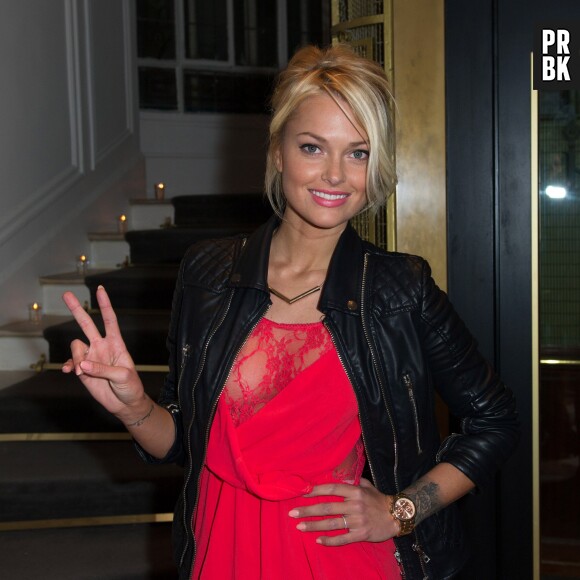 Caroline Receveur simple et naturelle lors de la soirée Neo Burlesque, le 20 mars 2014, à l'hôtel Vernet