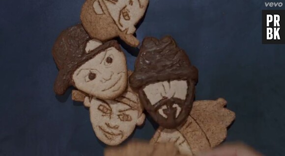 Casseurs Flowters - 22h31 - Fais les backs, le clip officiel extrait de l'album d'Orelsan et Gringe