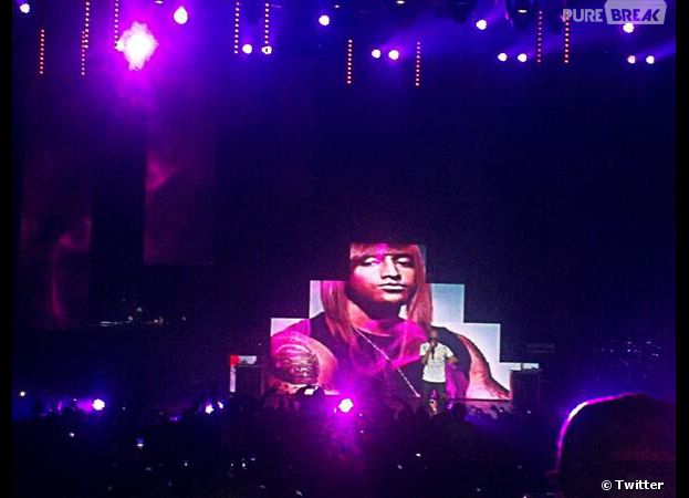 Rohff travesti Booba en femme en concert au Zénith de Paris, le 11 avril 2014