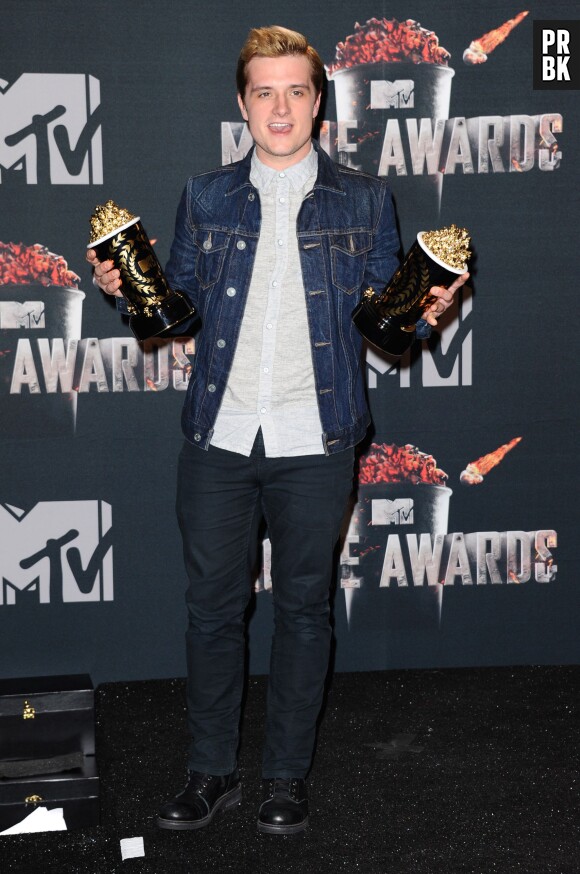 Josh Hutcherson remporte le prix de meilleur acteur et meilleur film pour Hunger Games 2 aux MTV Movie Awards 2014 le 13 avril 2014