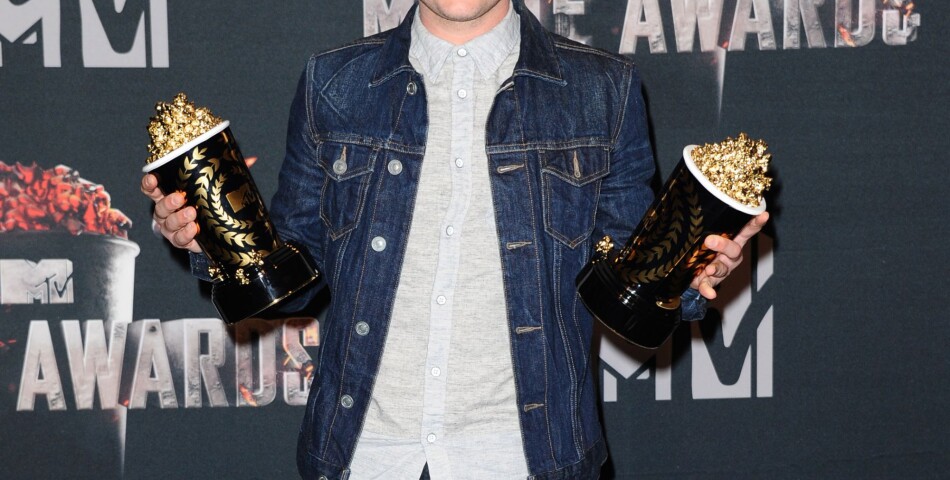 Josh Hutcherson remporte le prix de meilleur acteur et meilleur film pour Hunger Games 2 aux MTV Movie Awards 2014 le 13 avril 2014