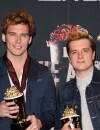 Sam Claflin, Josh Hutcherson et les prix remportés par Hunger Games 2 : l'embrasement aux MTV Movie Awards 2014 le 13 avril 2014