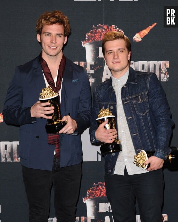 Sam Claflin, Josh Hutcherson et les prix remportés par Hunger Games 2 : l'embrasement aux MTV Movie Awards 2014 le 13 avril 2014
