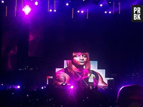 Rohff travesti Booba en femme en concert au Zénith de Paris, le 11 avril 2014