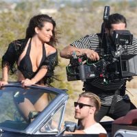 Lea Michele terriblement sexy sur le tournage du clip On My Way