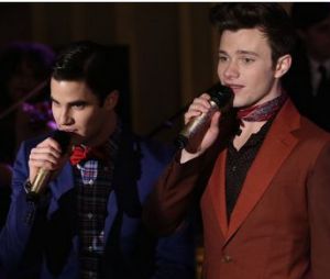 Glee saison 5, épisode 18 : Chris Colfer et Darren Criss donnent de la voix