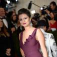  Selena Gomez : une femme fatale glamour au Met Gala 2014 