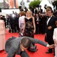 Brahim Zaibat assure le show sur le tapis rouge, le 19 mai 2014 à Cannes