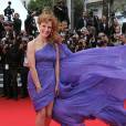 Jessica Chastain face au vent sur le tapis rouge, le 19 mai 2014 à Cannes
