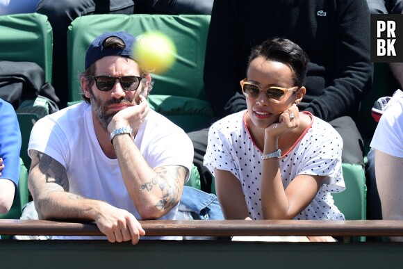 Sonia Rolland et Jalil Lespert concentrés sur le match à Roland Garros, le vendredi 6 juin 2014