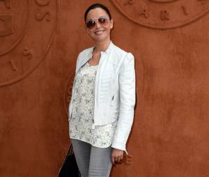 Sandrine Quétier prend la pose au quartier VIP de Roland Garros, le 7 juin 2014