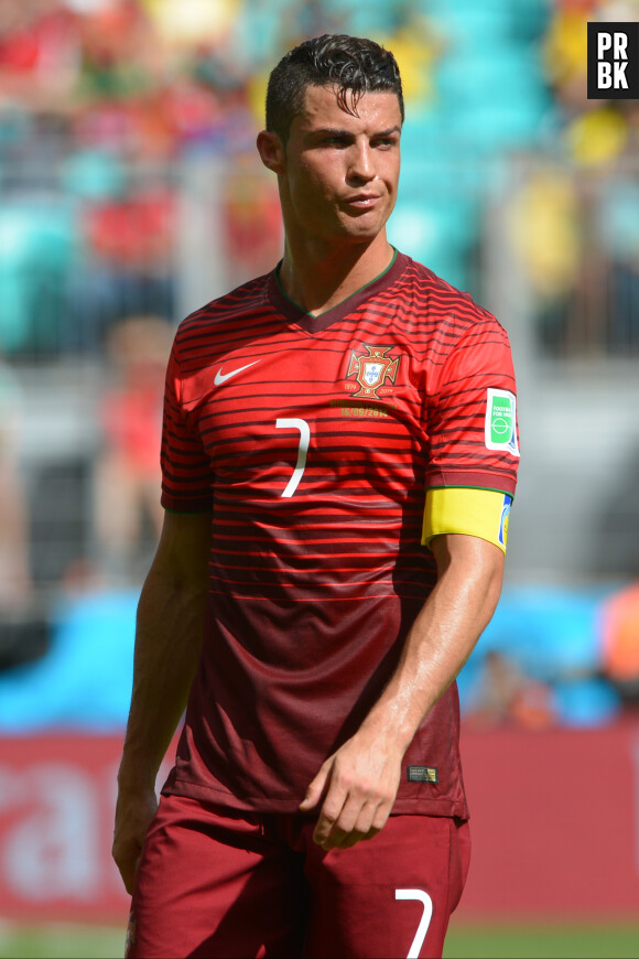 Cristiano Ronaldo boude pendant Portugal VS Allemagne, le 16 juin 2014 au Brésil