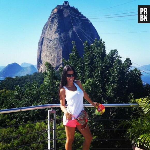 Ludivine Sagna sexy en micro-short au Brésil pendant le Mondial 2014