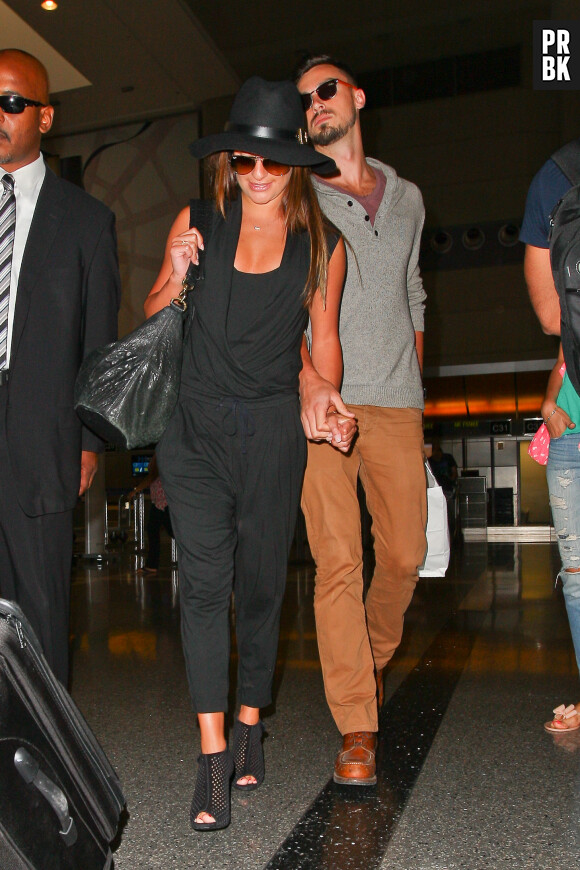 Lea Michele et Matthew Paetz complices avant de quitter L.A, le 15 juillet 2014