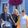 Once Upon a Time saison 4 : Jennifer Morrison, Ginnifer Goodwin, Jared Gilmore et Josh en famille sur le tournage le 16 juillet 2014