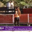 Nabilla Benattia (Allo Nabilla) en mode course avec un taureau
